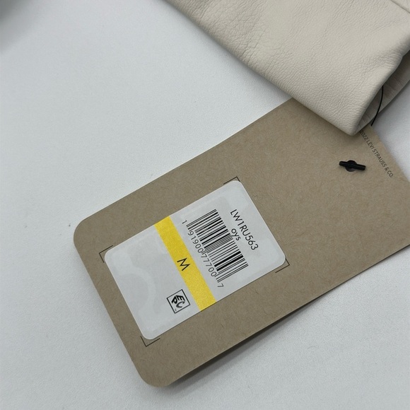 Women's Faux Leather Racer Jacket Levi's medium NWT - Picture 4 of 12